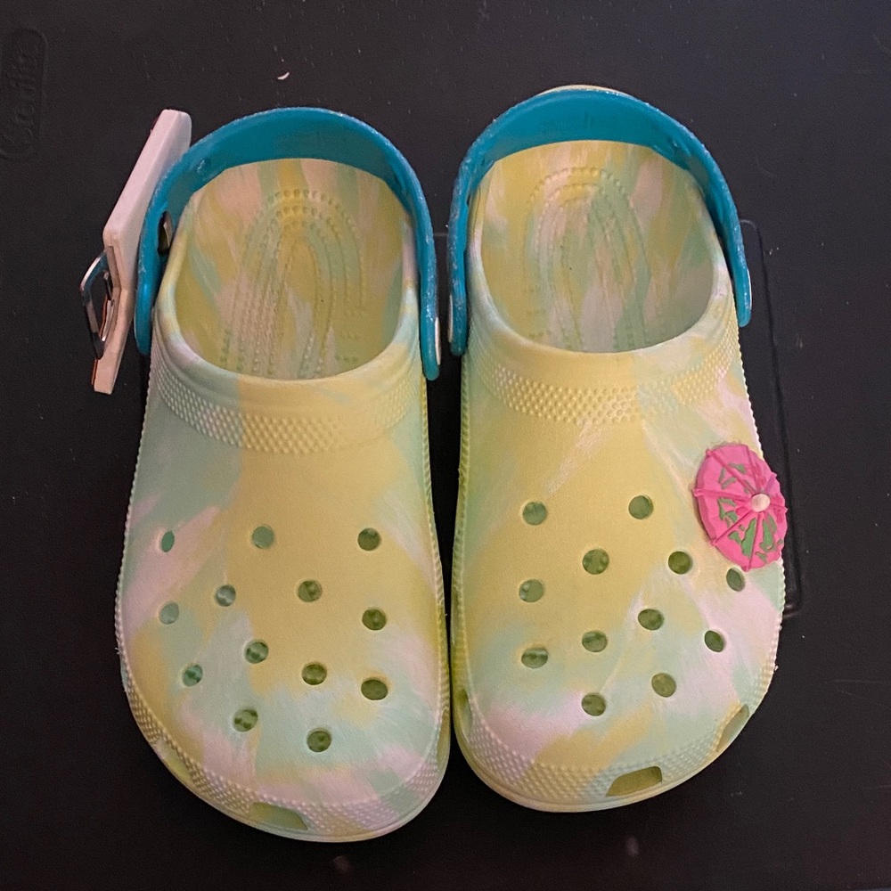 Mens/womens Margaritaville Crocs. Mens size 6 Womens size 8